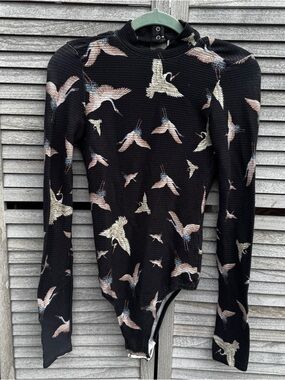 FARM Rio Crane Bird Print Open Back Mock Neck Ribbed Bodysuit Small Black Brazil